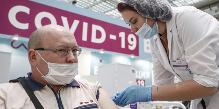 OMS: La pandemia acabará cuando el mundo elija acabarla