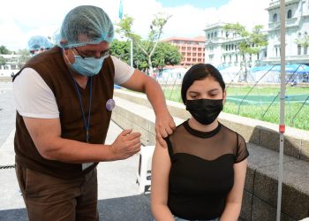 Lanzan vacunación contra virus del papiloma humano para prevenir cáncer cervicouterino