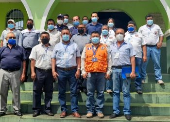 Entregan credenciales a integrantes de la Comred en Zunilito, Suchitepéquez