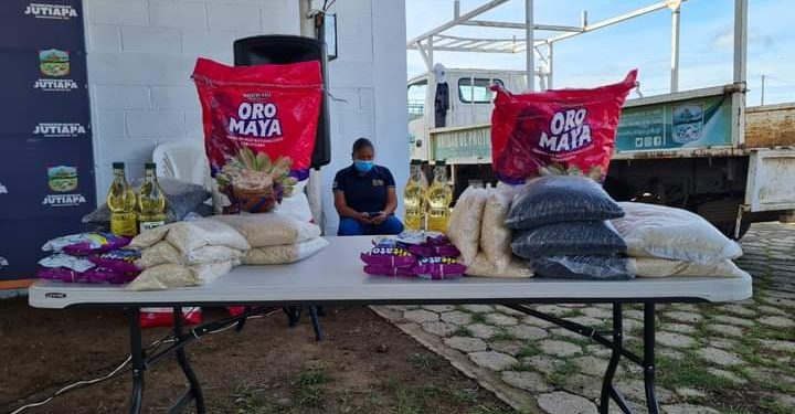 Visan entrega alimentos a familias afectadas por Eta y Iota en Jutiapa