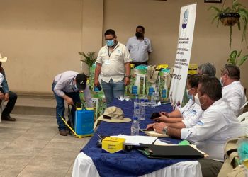 Agricultores de Jutiapa reciben bombas de agua