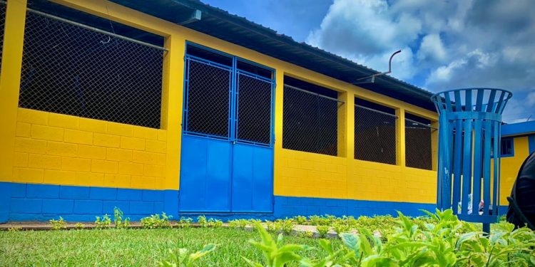 Mejoran condiciones de escuela rural de El Asintal