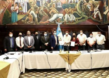 Unifican esfuerzos para la preservación del lago Petén Itzá