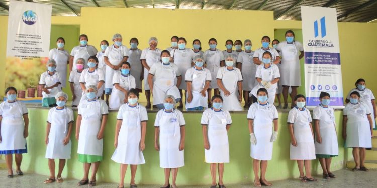 Bancos comunitarios de ahorro, iniciativa que fortalece la economía de la mujer rural de Camotán