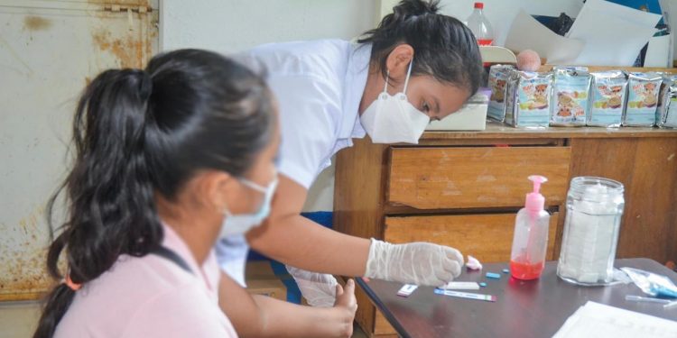 Vecinas de Retalhuleu se benefician con jornada para prevenir el cáncer cervicouterino