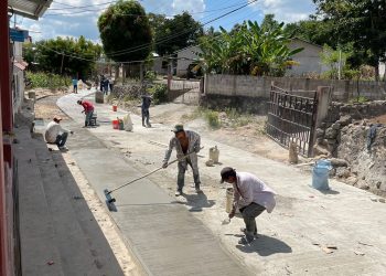 Pavimentación de camino rural contribuye al desarrollo de Agua Blanca, Jutiapa