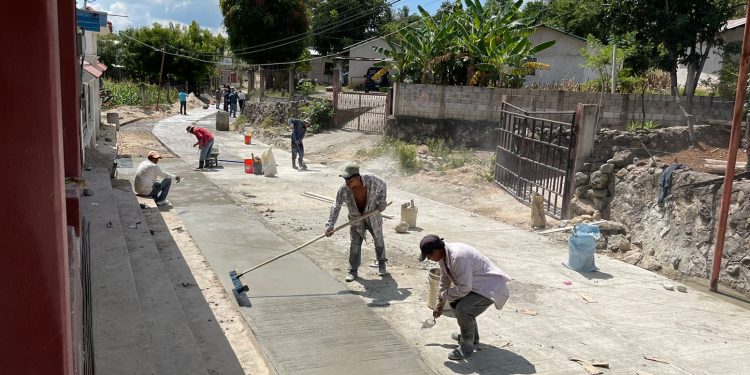 Pavimentación de camino rural contribuye al desarrollo de Agua Blanca, Jutiapa