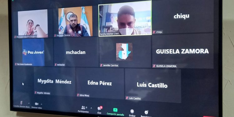 Discuten sobre prevención de embarazos en adolescentes en Chiquimula