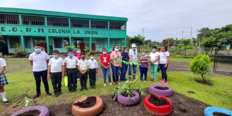 Inauguran huerto medicinal en escuela de Escuintla