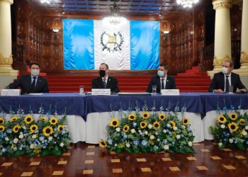 Gobierno y Fundesa firman convenio sobre plan Guatemala no se Detiene