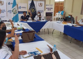 Comparten información sobre distribución de jóvenes en Servicio Cívico de Petén