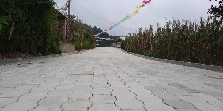 Más tramos dejan de ser de terracería en Sololá