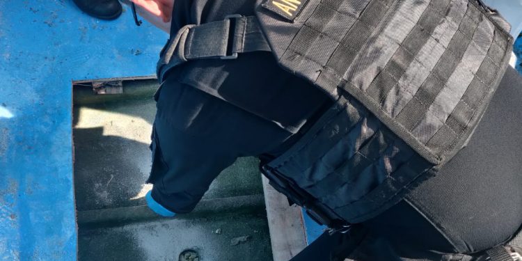 Marina de la Defensa Nacional localiza lanchas con posible cocaína en el Pacífico