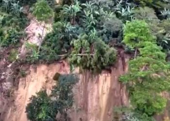 Conred verifica daños por deslizamiento de tierra en comunidad de Esquipulas