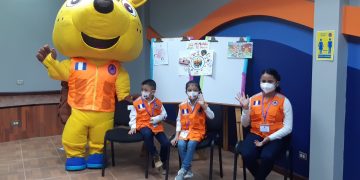 Premian a niños ganadores del concurso de dibujo Por una Guatemala sin Desastres