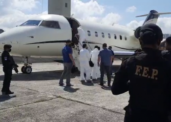 Guatemala entrega a Estados Unidos a 4 extraditables señalados por tráfico de drogas