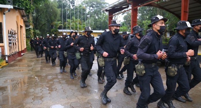 Mingob supervisa avances en la formación de los integrantes del COAN