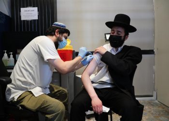 Israel activa el nuevo “pase verde” con QR para recuperados o con tres dosis