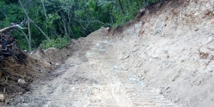 Ejército supera proyección de mejoramiento de mil kilómetros de la red vial