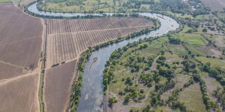 Buscan evitar daños en Nueva Concepción por desbordamiento del río Coyolate