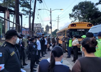 Desarrollan vacunación “de puerta en puerta” en la zona 7
