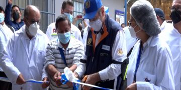 El gobernante resaltó la importancia de fortalecer el sistema de salud del país.