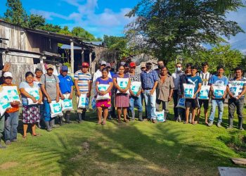 MAGA continúa entrega de semilla de maíz mejorada en área rural de Petén