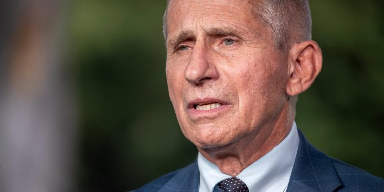 EE. UU. mantiene su definición de pauta completa sin incluir dosis de refuerzo