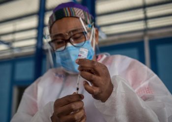 Guatemala intensifica vacunación contra COVID-19 en menores de 18 años