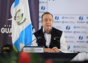 Presidente Giammattei se reúne con alcaldes de Suchitpéquez.