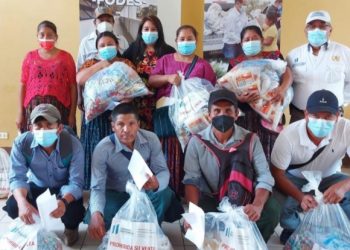 Llevan ayuda a familias damnificadas por tormentas.