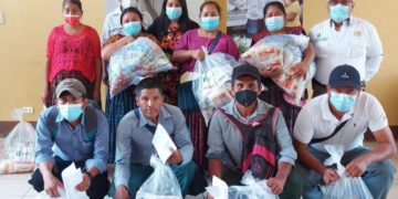 Llevan ayuda a familias damnificadas por tormentas.