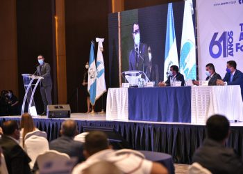 Alcaldes participan en la asamblea extraordinaria de la Anam