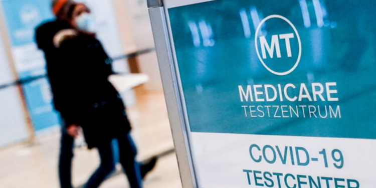 Berlín insiste en dosis de refuerzo para todos ante aumento de contagios