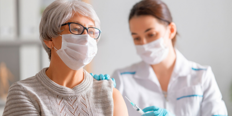 Buenos Aires comienza aplicación de tercera dosis en mayores de 50 años