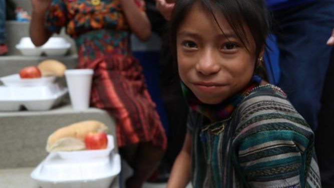 Comedor social en San Juan Sacatepéquez