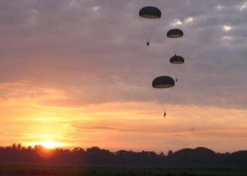 Curso de paracaidismo para civiles