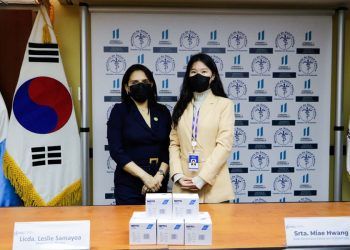 Koica entrega donativo de jeringas al MSPAS