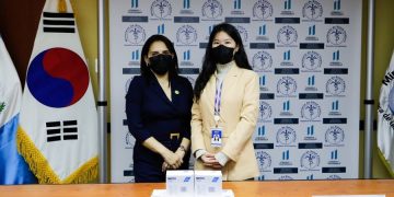 Koica entrega donativo de jeringas al MSPAS