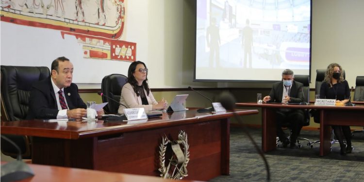 El presidente Alejandro Giammattei participò en la II Feria virtual de becas de Segeplan