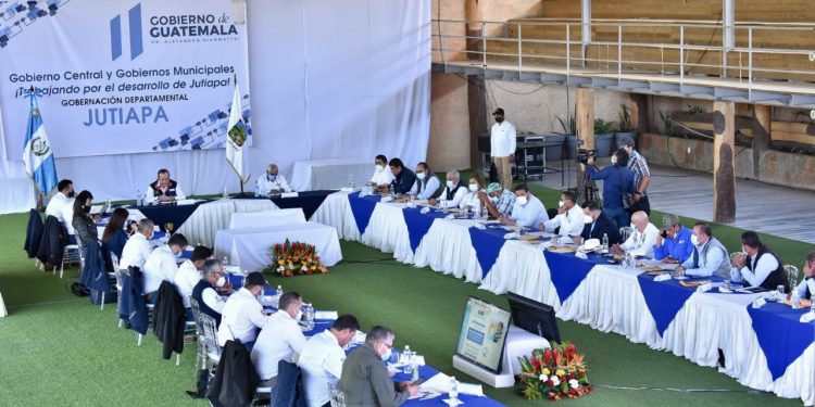 En las reuniones se presentan avances de proyectos de desarrollo.