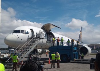 Ingresan al país más de un millón de dosis de vacunas Pfizer