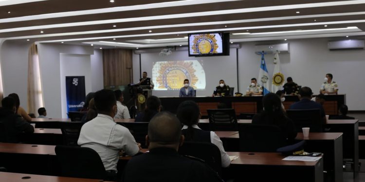 PNC brinda pago de jubilación a nueve elementos de seguridad