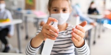 Salud y Educación trabajan protocolos para regreso a clases