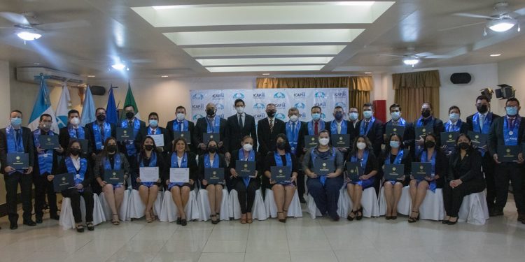 Más de 100 personas se profesionalizan en gerencia pública y gestión del conocimiento