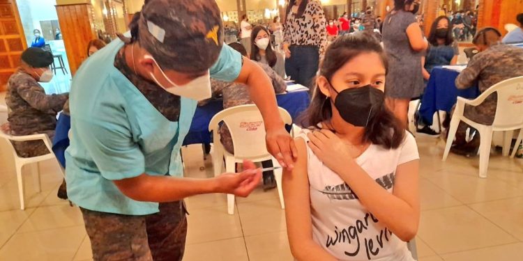 Ejército efectúa jornada de vacunación de menores en Guardia de Honor y Mariscal Zavala