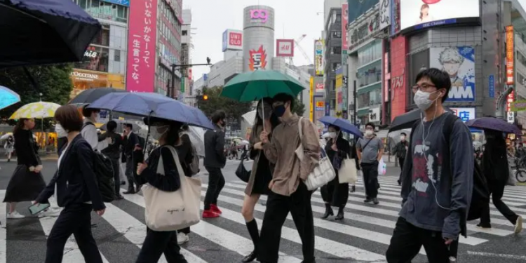 Japón revisará restricciones fronterizas para viajes de negocios y estudios