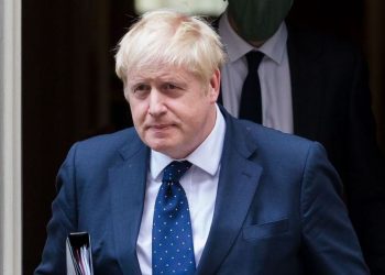 Johnson no ve necesidad de restricciones a pesar de infecciones en Europa