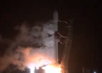 NASA lanza nave para desviar asteroide