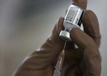 OMS: limitaciones a los no vacunados deben respetar los derechos humanos